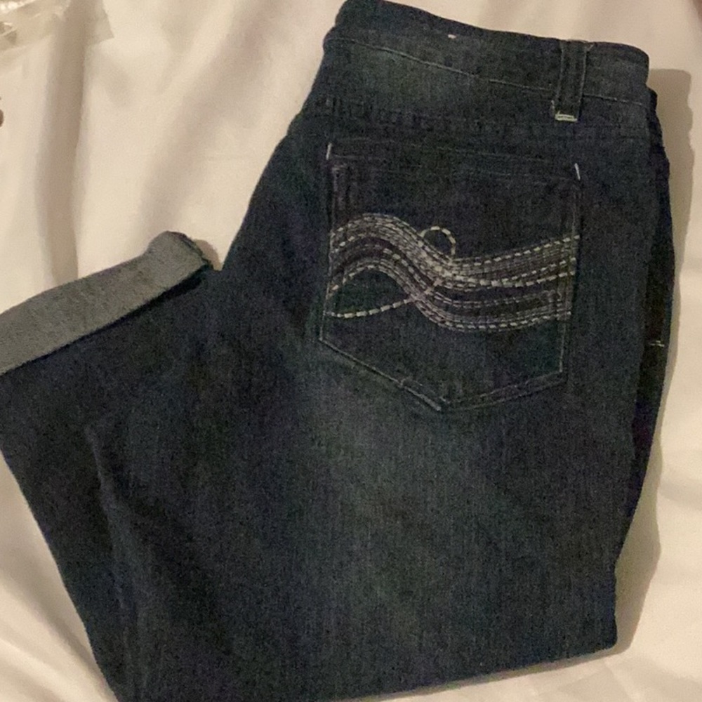 Women’s size 16 denim capris with embroidered pockets and cuffed bottom